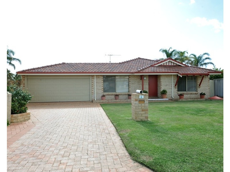 6 ROLLA GROVE, Waikiki WA 6169