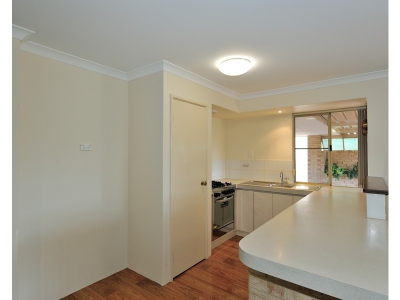 6 ROLLA GROVE, Waikiki WA 6169