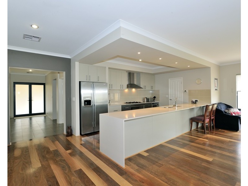 1 Lannion Lane, Port Kennedy WA 6172