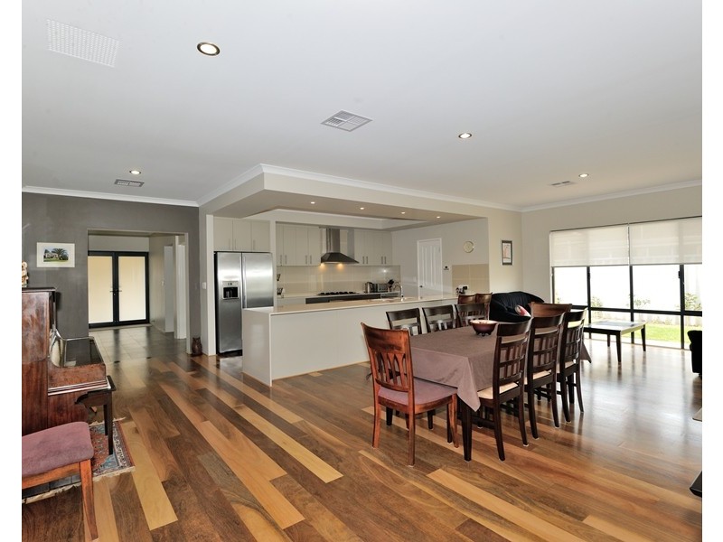 1 Lannion Lane, Port Kennedy WA 6172