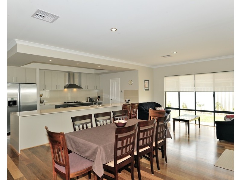 1 Lannion Lane, Port Kennedy WA 6172