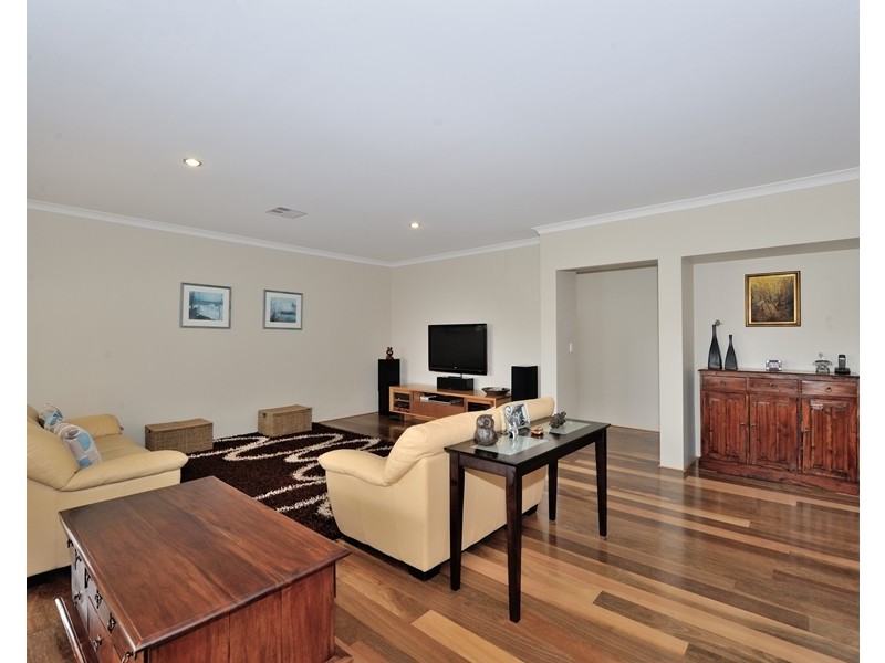 1 Lannion Lane, Port Kennedy WA 6172
