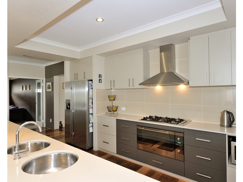 1 Lannion Lane, Port Kennedy WA 6172