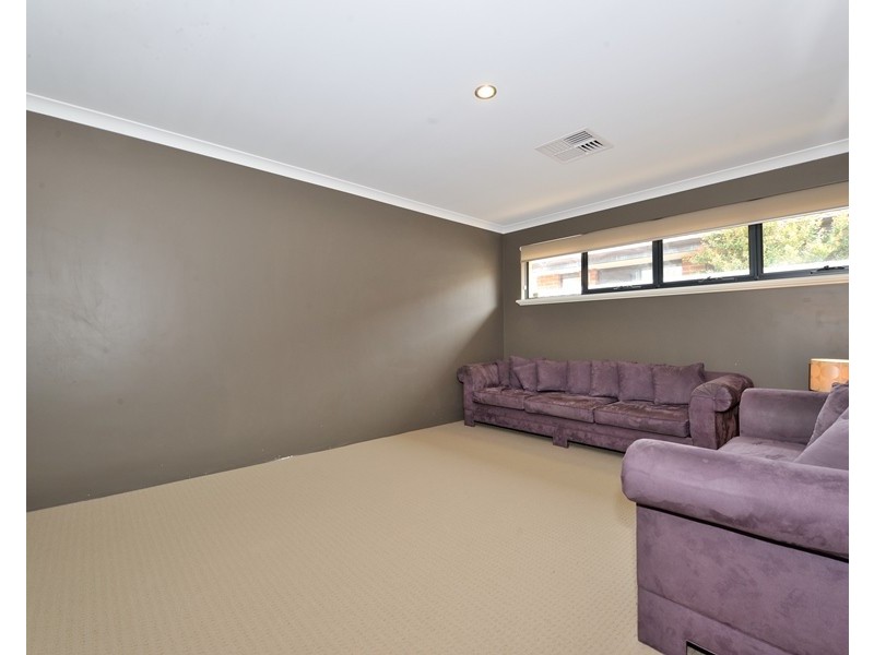 1 Lannion Lane, Port Kennedy WA 6172