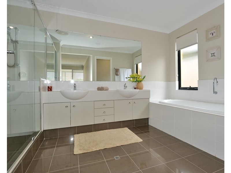 1 Lannion Lane, Port Kennedy WA 6172