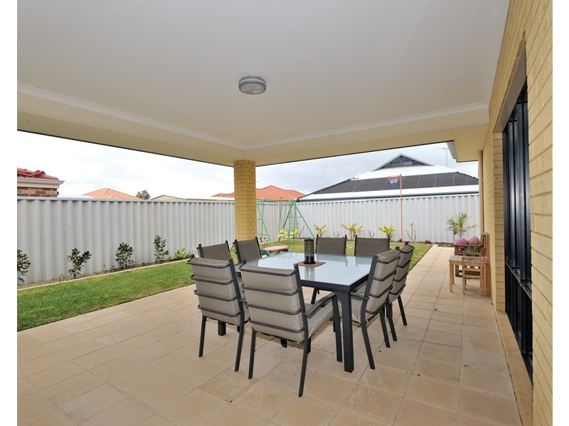 1 Lannion Lane, Port Kennedy WA 6172