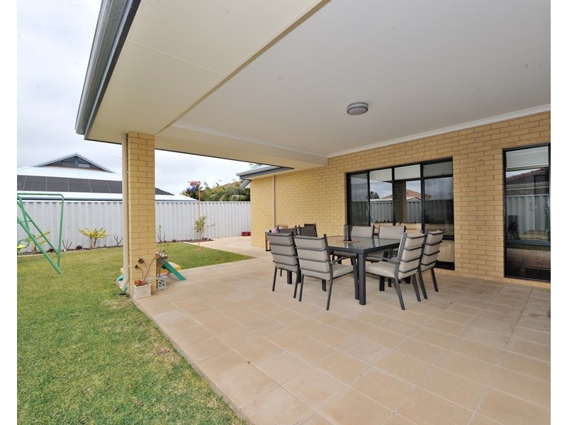 1 Lannion Lane, Port Kennedy WA 6172