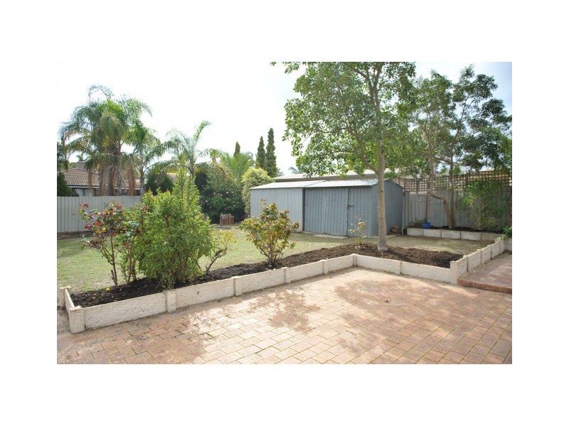 100 Parkway Rd, Bibra Lake WA 6163