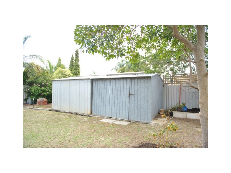 100 Parkway Rd, Bibra Lake WA 6163