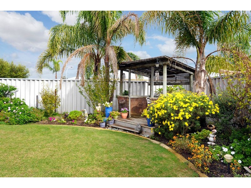 6 Mends Way, Waikiki WA 6169