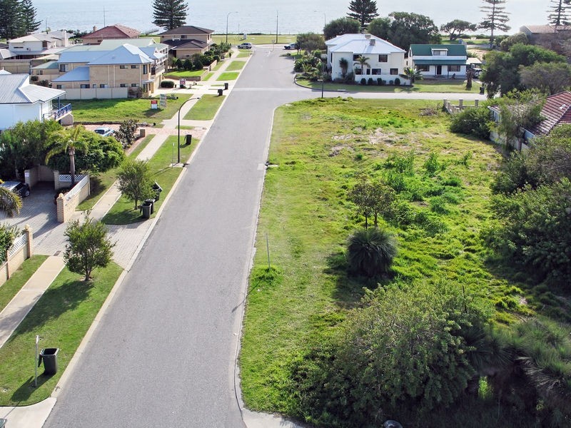 1 Chalwell Street, Rockingham WA 6168