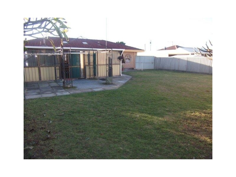 30 Belrose Crescent, Cooloongup WA 6168