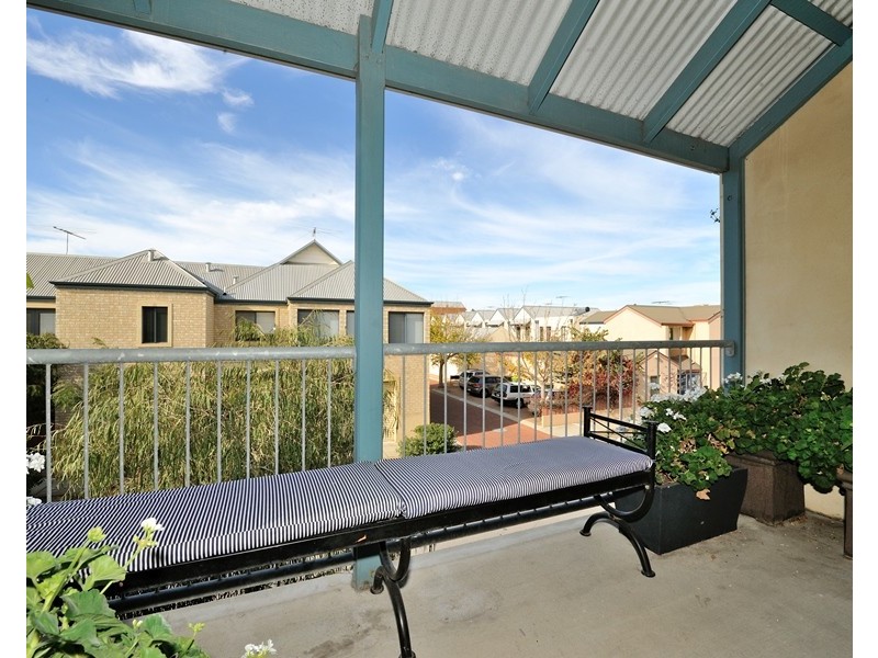 1/8 Pensioner Guard Rd, North Fremantle WA 6159