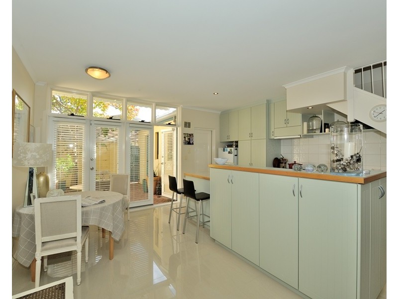 1/8 Pensioner Guard Rd, North Fremantle WA 6159