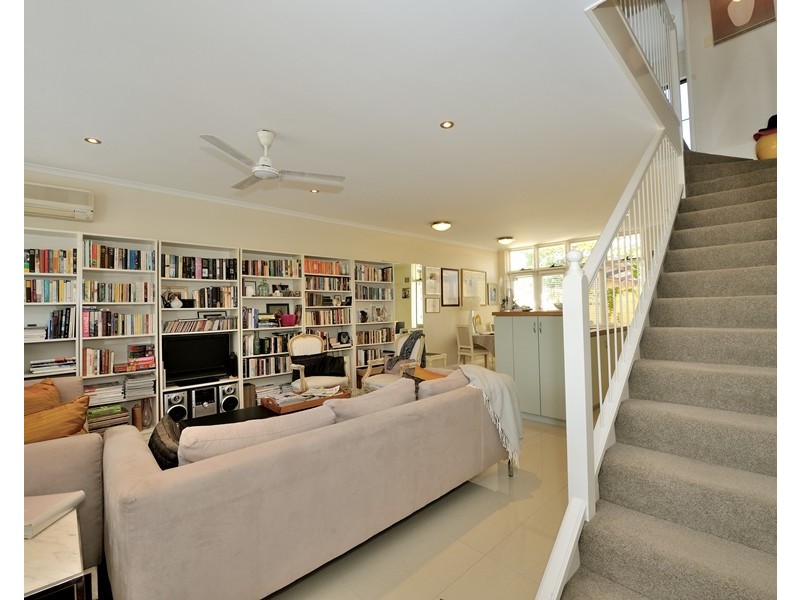 1/8 Pensioner Guard Rd, North Fremantle WA 6159