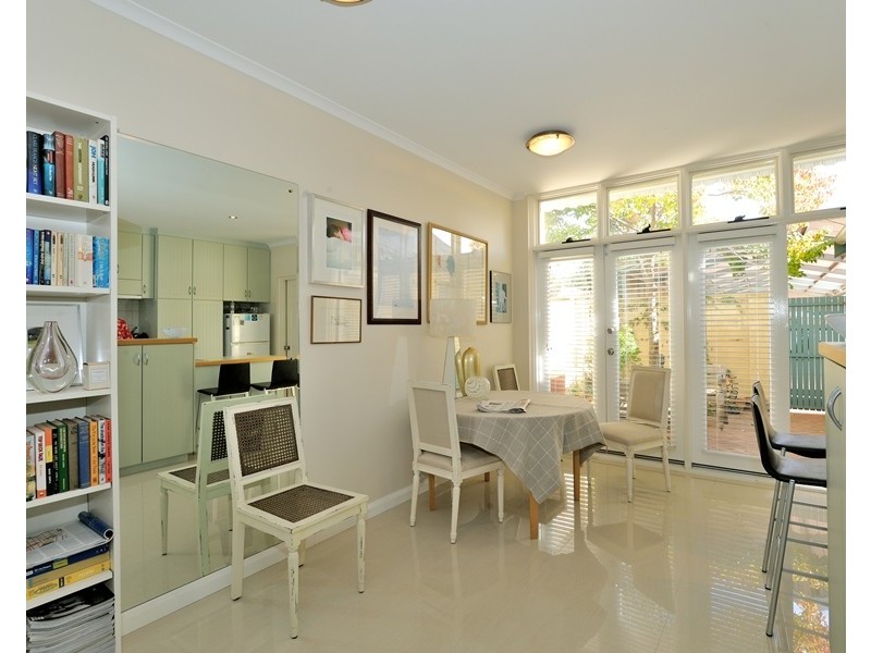 1/8 Pensioner Guard Rd, North Fremantle WA 6159