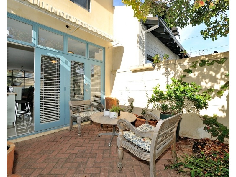 1/8 Pensioner Guard Rd, North Fremantle WA 6159