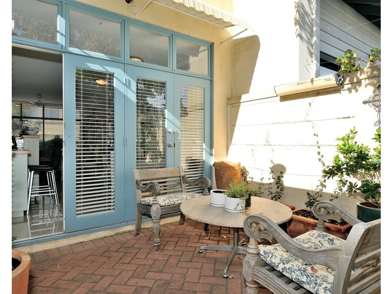 1/8 Pensioner Guard Rd, North Fremantle WA 6159