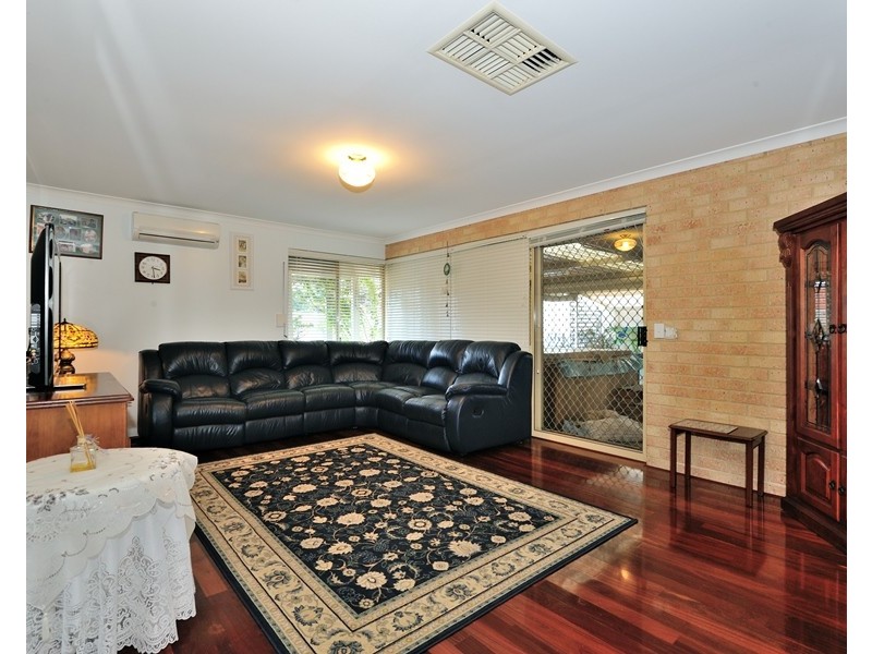 56 Jamaican Rd, Waikiki WA 6169