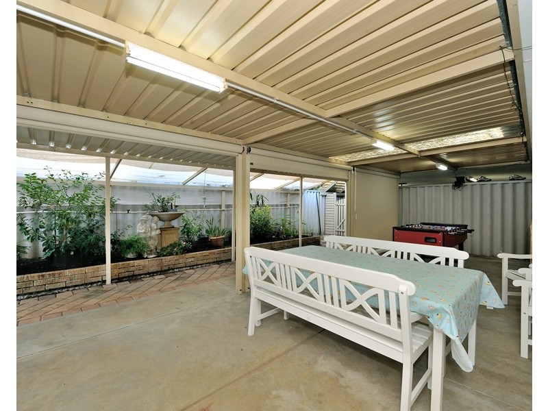 56 Jamaican Rd, Waikiki WA 6169