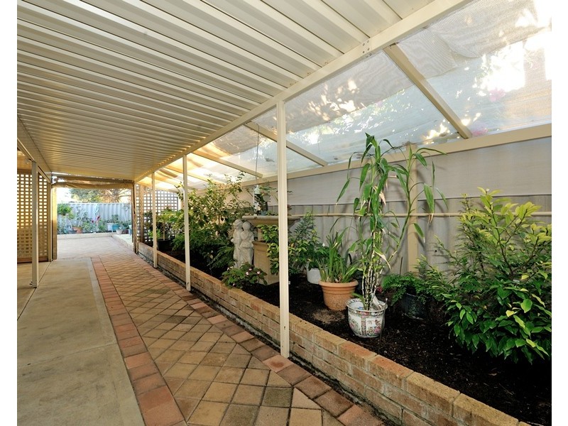 56 Jamaican Rd, Waikiki WA 6169