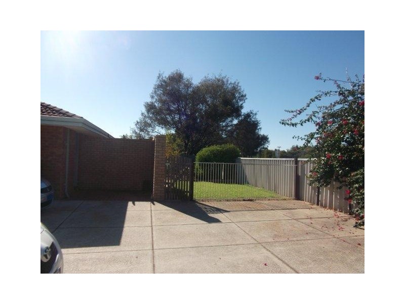 101 Council Avenue, Rockingham WA 6168