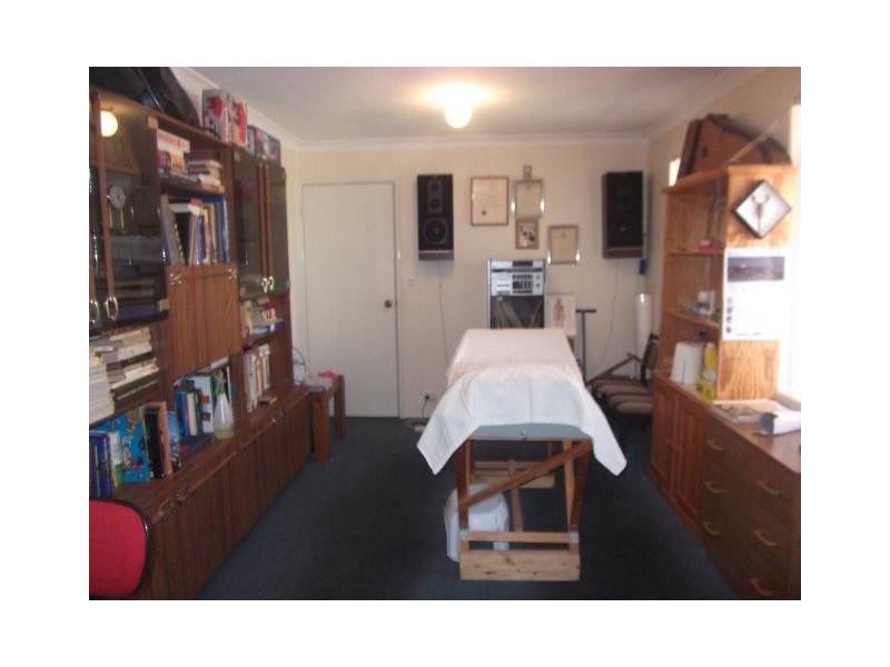 101 Council Avenue, Rockingham WA 6168