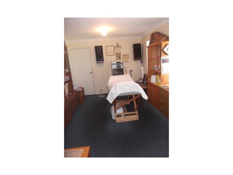 101 Council Avenue, Rockingham WA 6168