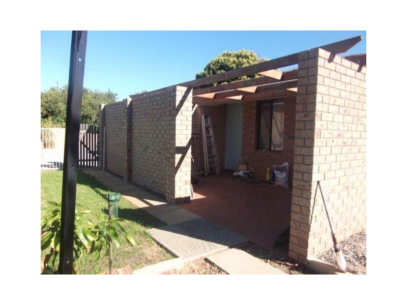 101 Council Avenue, Rockingham WA 6168