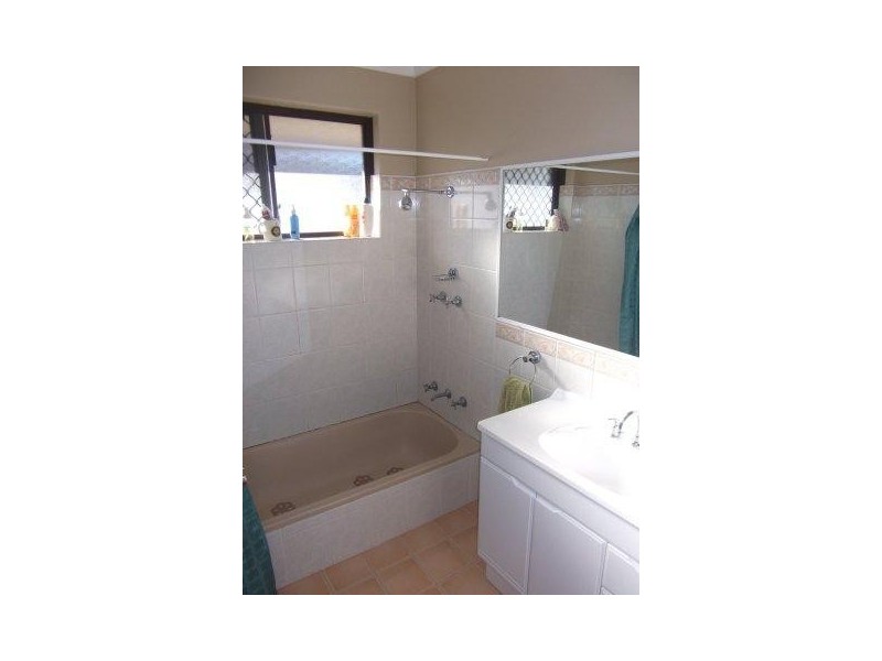 8 Greta Court, Cooloongup WA 6168