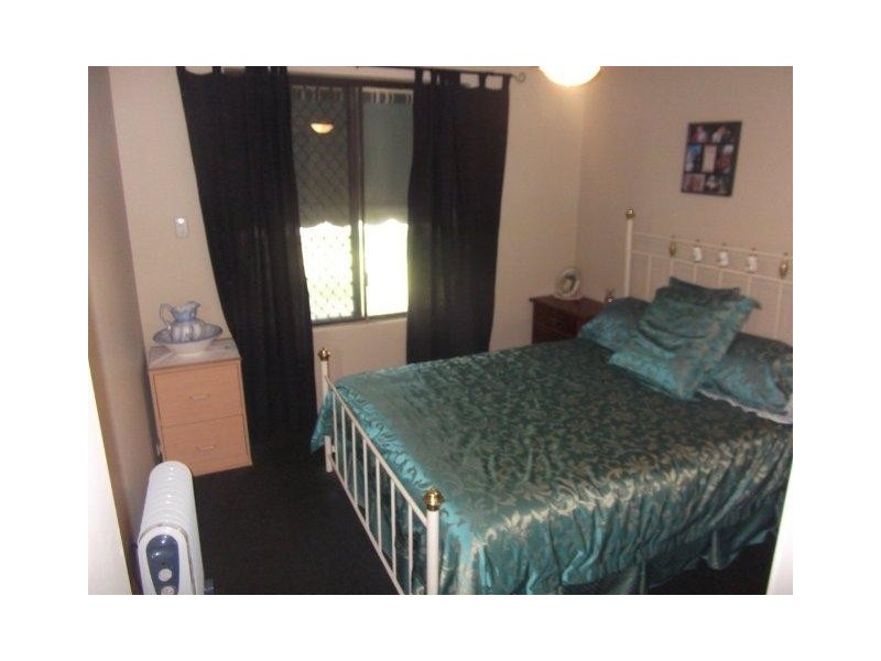 8 Greta Court, Cooloongup WA 6168