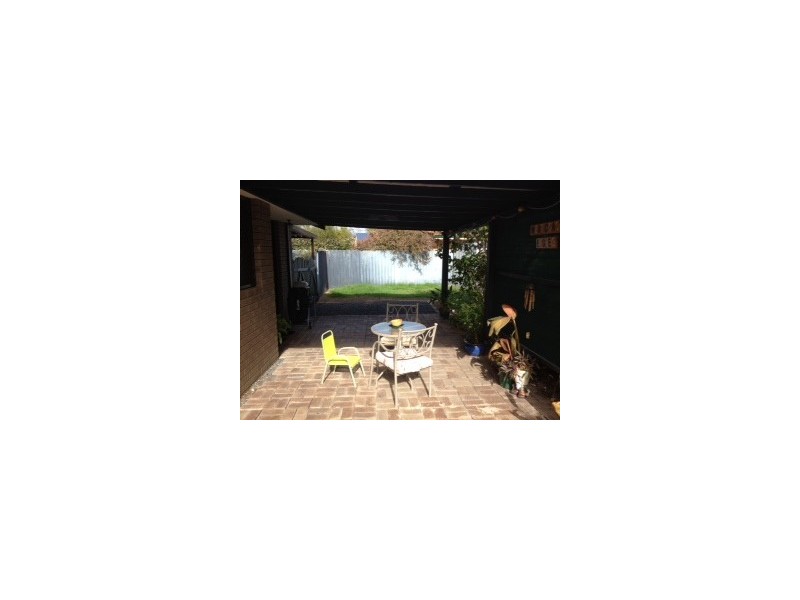 8 Greta Court, Cooloongup WA 6168