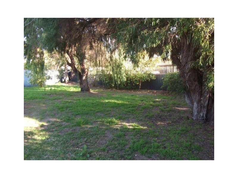 8 Greta Court, Cooloongup WA 6168