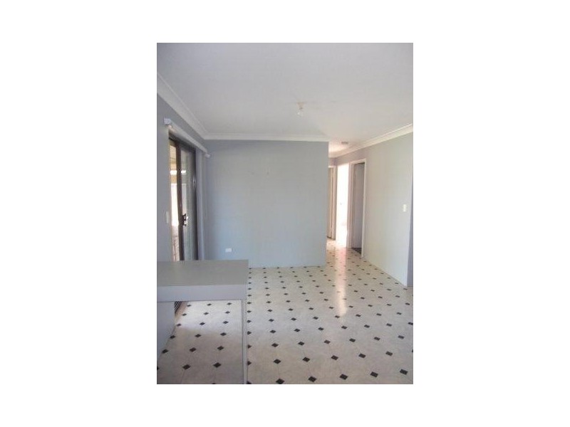 10 Wooramel Way, Cooloongup WA 6168