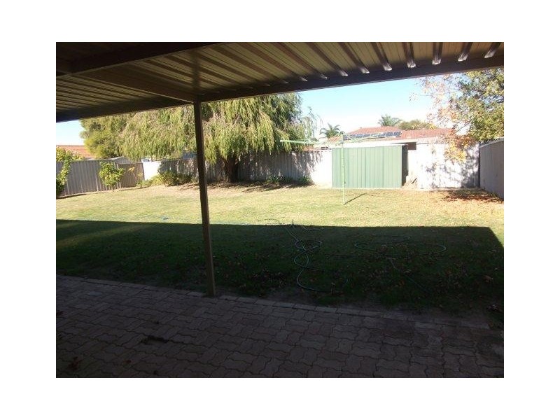 10 Wooramel Way, Cooloongup WA 6168