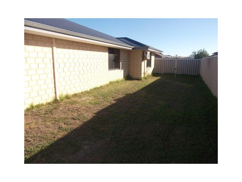 79 Zaragozza Drive, Port Kennedy WA 6172