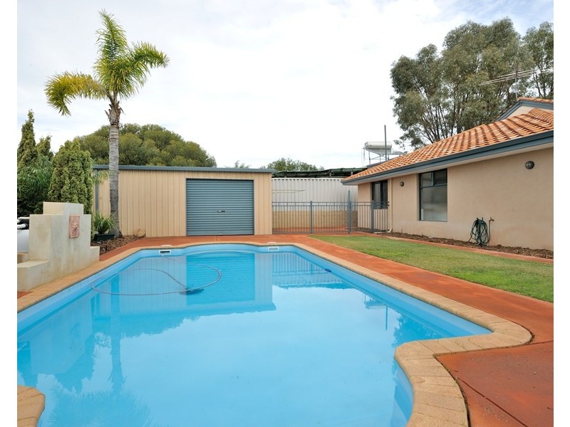 26 McCormick Street, Warnbro WA 6169