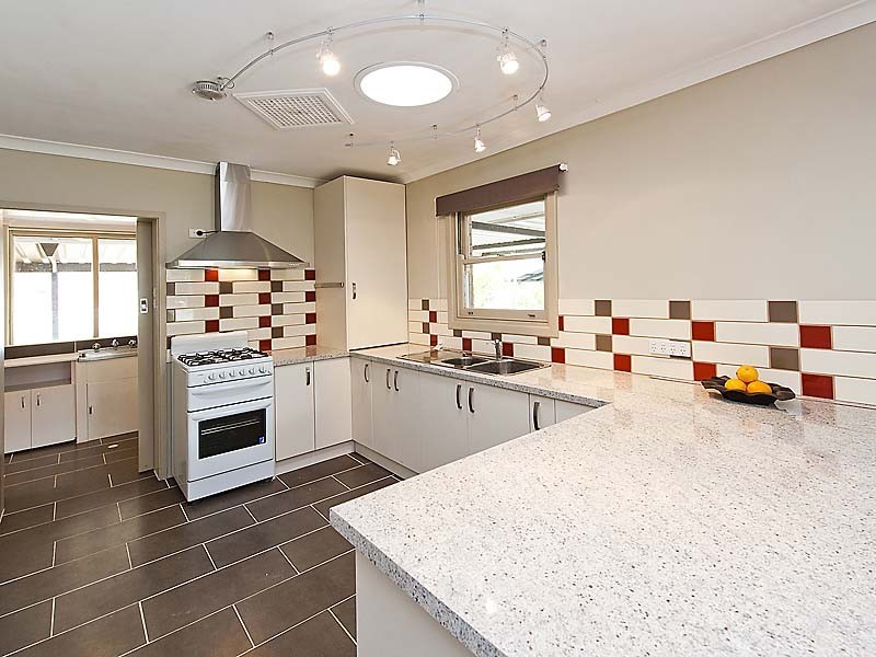 39 Clint Way, Calista WA 6167