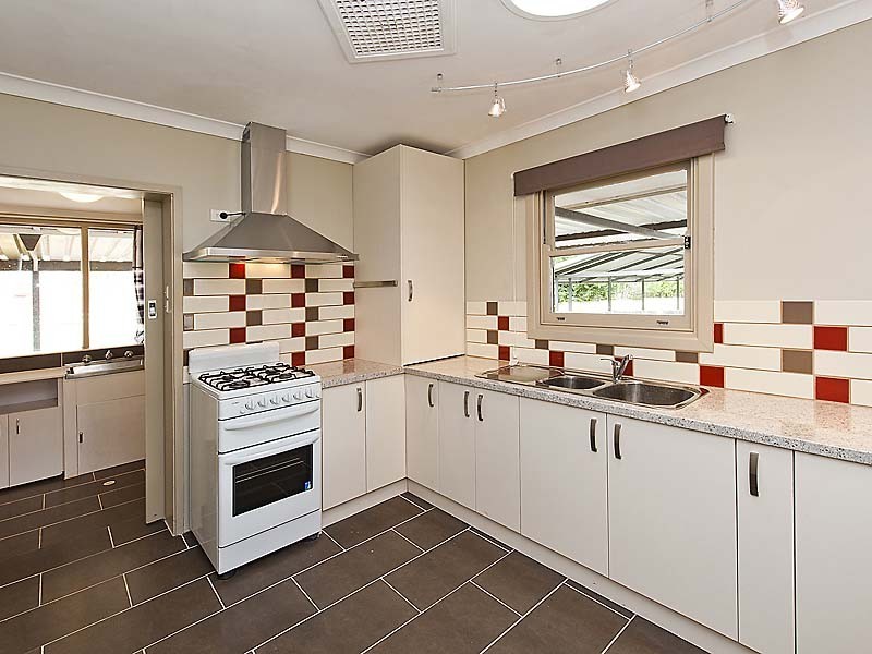 39 Clint Way, Calista WA 6167