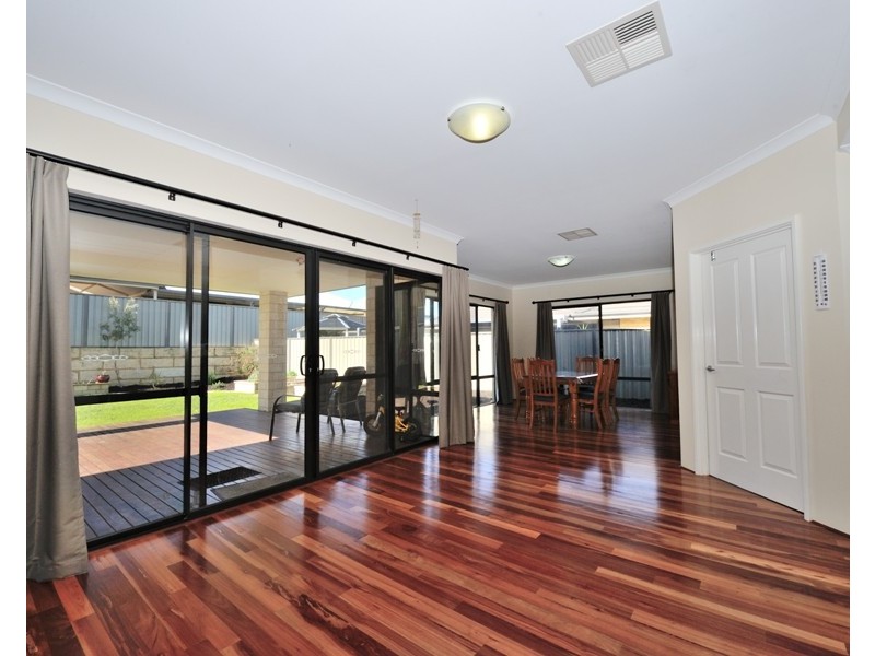 26 Kingaroy Drive, Baldivis WA 6171