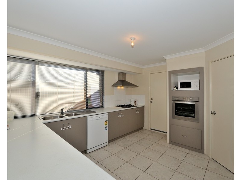 3 Albina Chase, Lakelands WA 6180