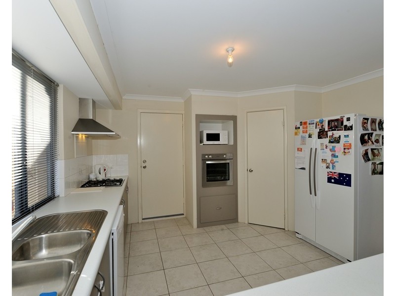 3 Albina Chase, Lakelands WA 6180