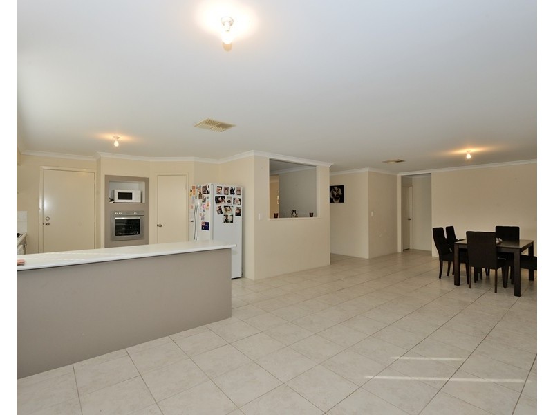 3 Albina Chase, Lakelands WA 6180