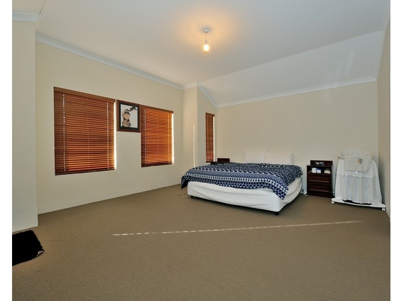 3 Albina Chase, Lakelands WA 6180