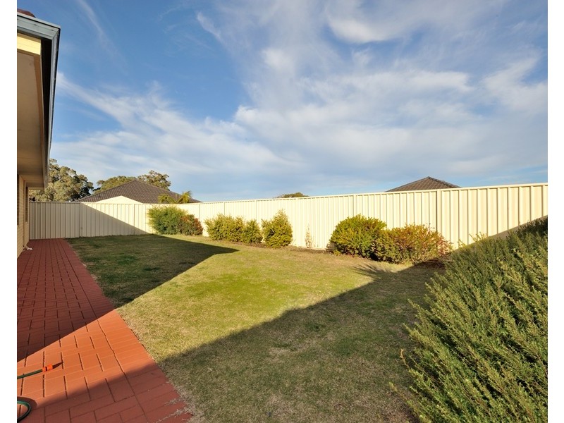 3 Albina Chase, Lakelands WA 6180