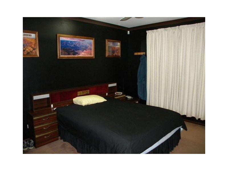 8 Oxley Place, Rockingham WA 6168