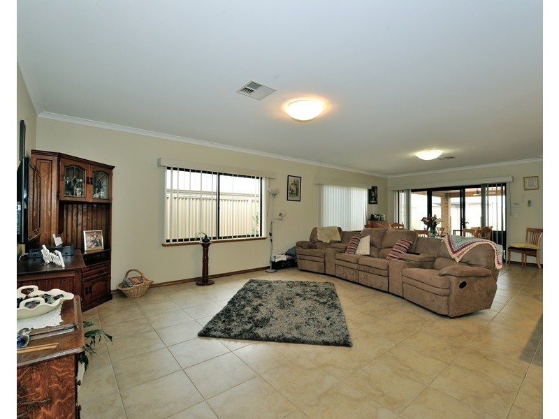 8 Carbine Cnr, Baldivis WA 6171