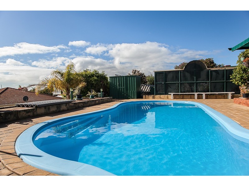 23 Brougham Cresent, Orelia WA 6167