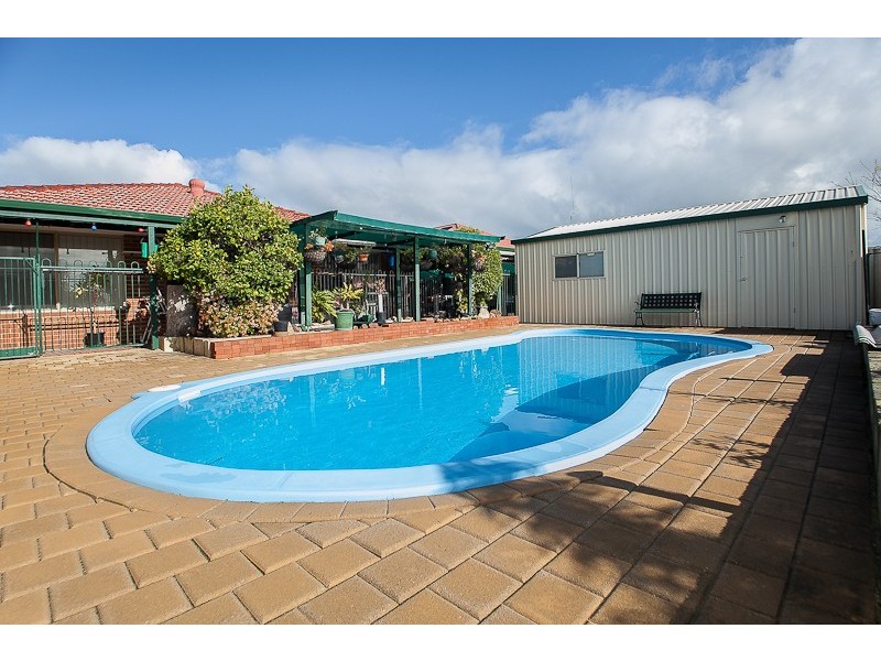 23 Brougham Cresent, Orelia WA 6167