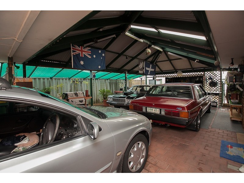 23 Brougham Cresent, Orelia WA 6167